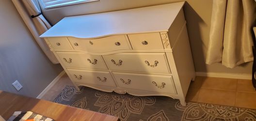 White Vintage 7 Drawer Dresser