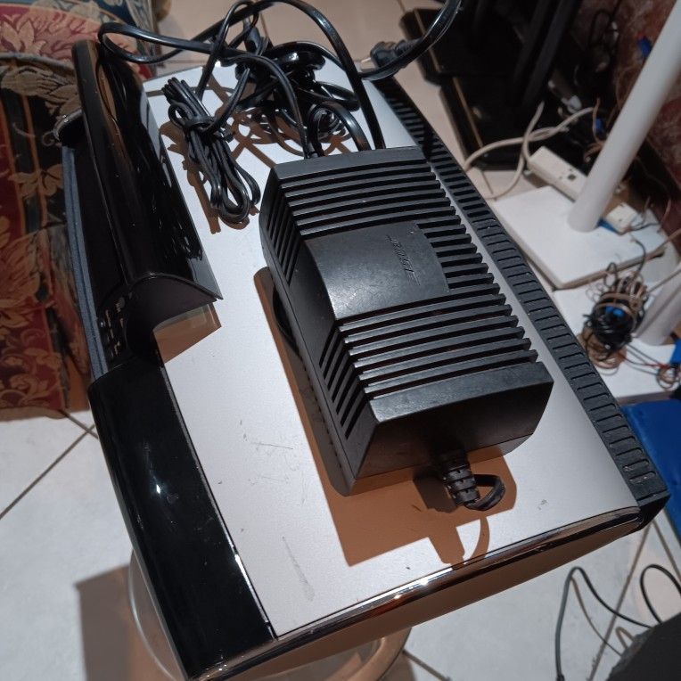 BOSE. CD/DVD PLAYER. MODEL AV38 MEDIA CENTER. WITH ORIGINAL CHARGER CABLE...EVERYTHING TESTED. TODO EN PERFECTA CONDICION