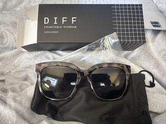 Diff sunglasses- Hailey