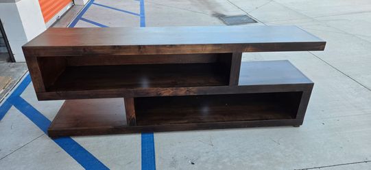 Entertainment center