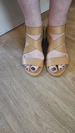 Sandals Beige American Eagle Size 9