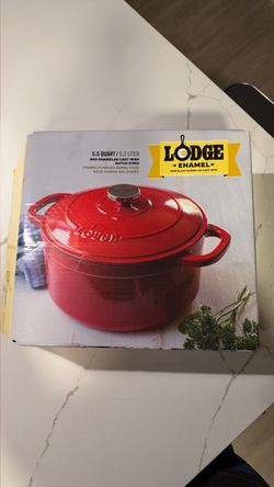 Lodge Enamel 5.5 Qt Cast Iron Dutch Oven