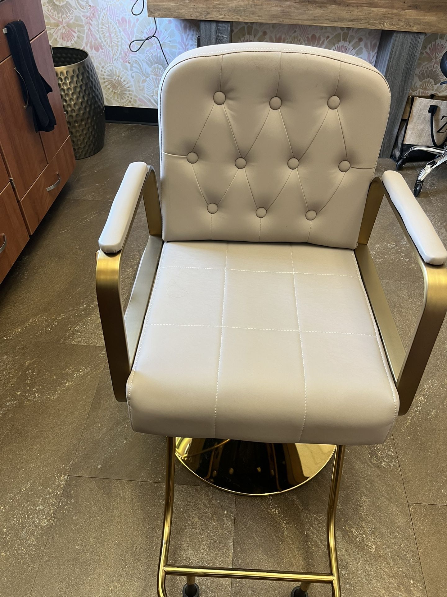 Free Reclining Hair Salon Chair