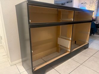 Ashley Shay 7-drawer