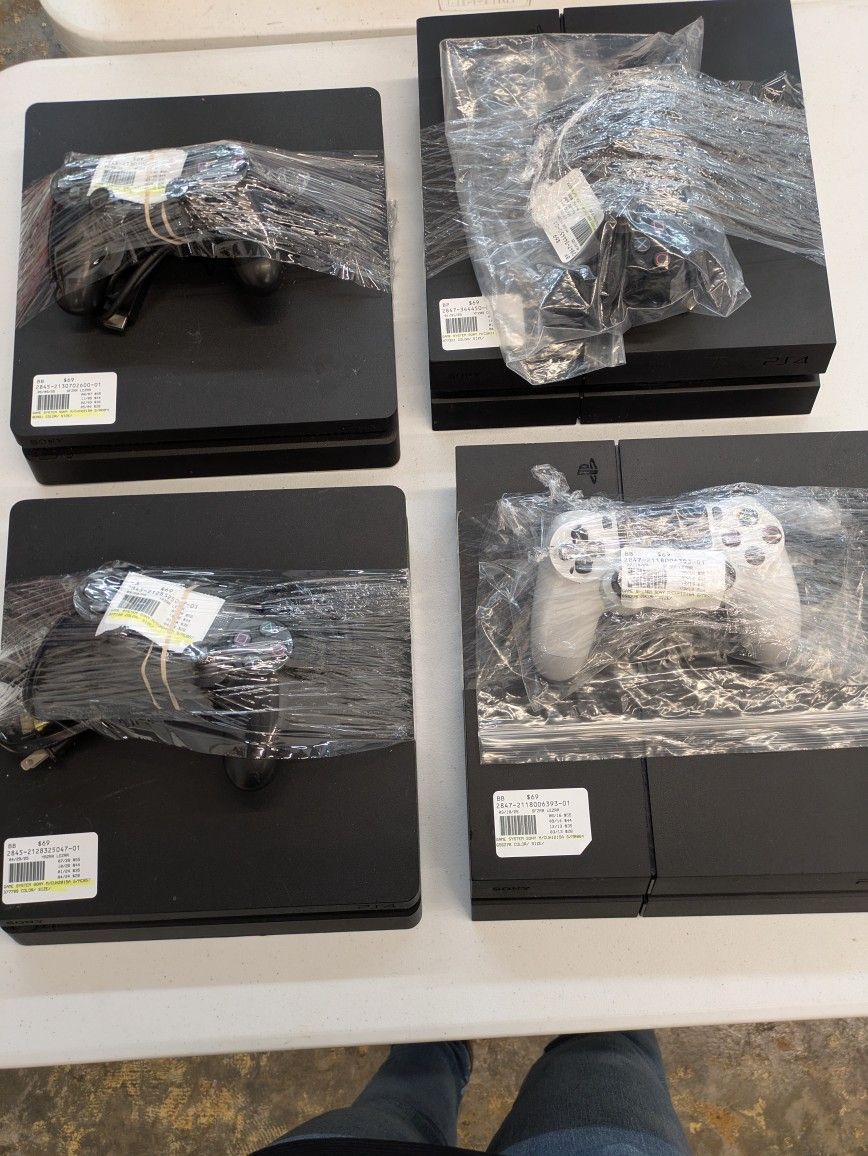 PS4 500 GB W Controller $69 Each
