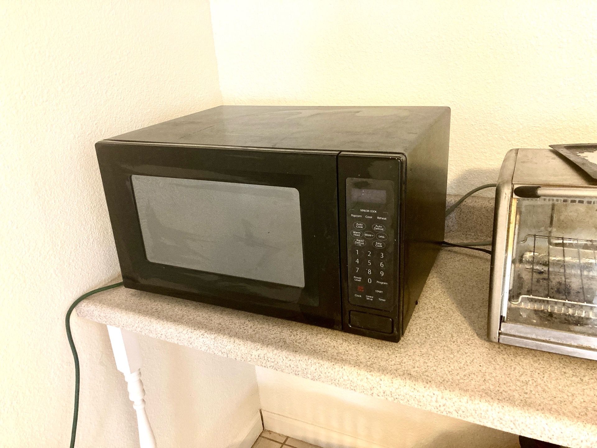 Large Microwave Maytag 2.1 cubic foot Counter Top