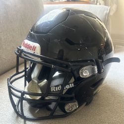 Black Football Helmet (adult) Riddell Speed flex 