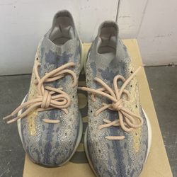 Yeezy Boost 380 Sz 5.5 $100