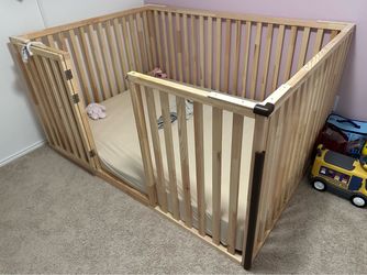 Full-Size Montessori Floor Bed with High Railings & Gate – Cribberry