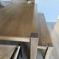 Solid Wood Dining Table with Bench – Modern Farmhouse Style