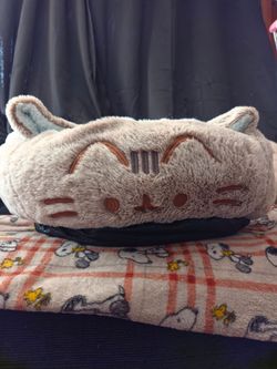 Pusheen cuddler bed