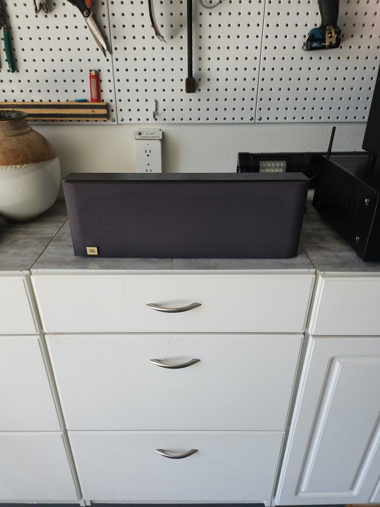 JBL CENTER CHANNEL SPEAKER