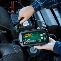 New 4.5 amp Battery Charger and maintainer. 