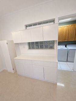 Storage cabinet