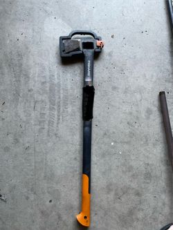 Fiskars X27 Wood Splitting Axe