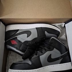 Jordan 1 MID