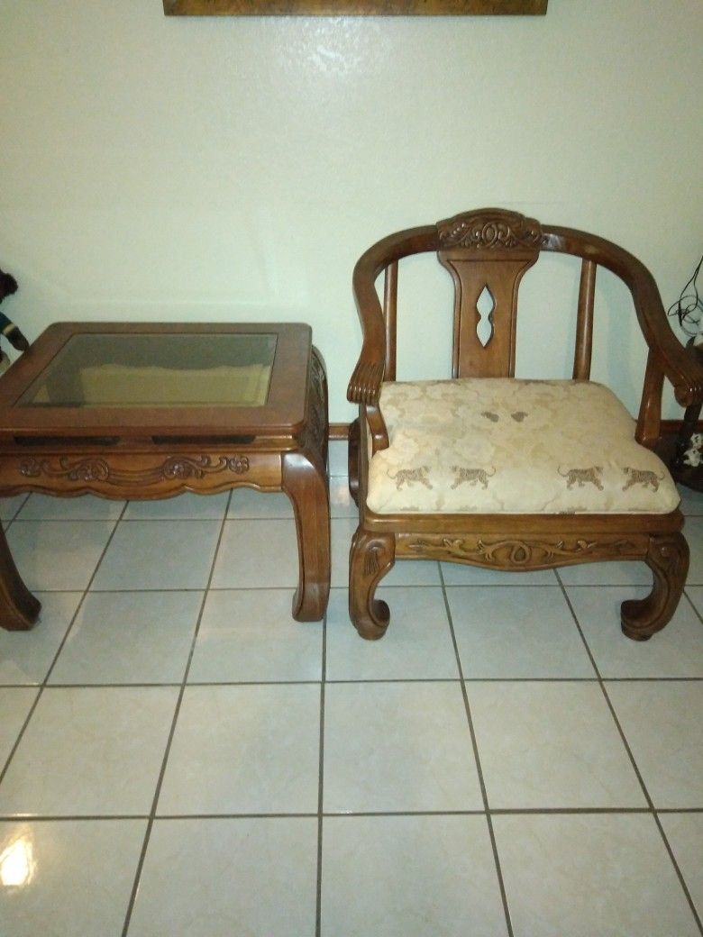 Sturdy Wide Acent Chair And Large Side Table