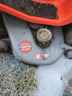 Lawn tractor deck
