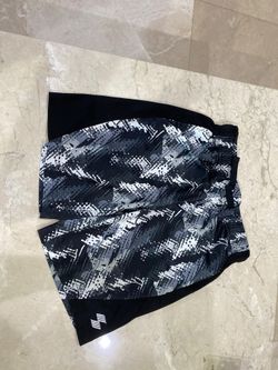 Boys youth athletic shorts size M 7-8 black & white with pockets