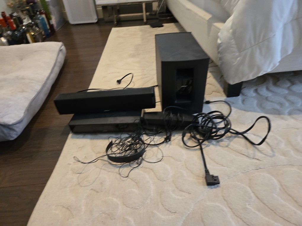 BOSE CineMate 120 Speaker Array With Subwoofer