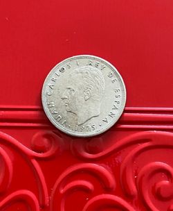 1975 Spain 5 pesetas coin.
