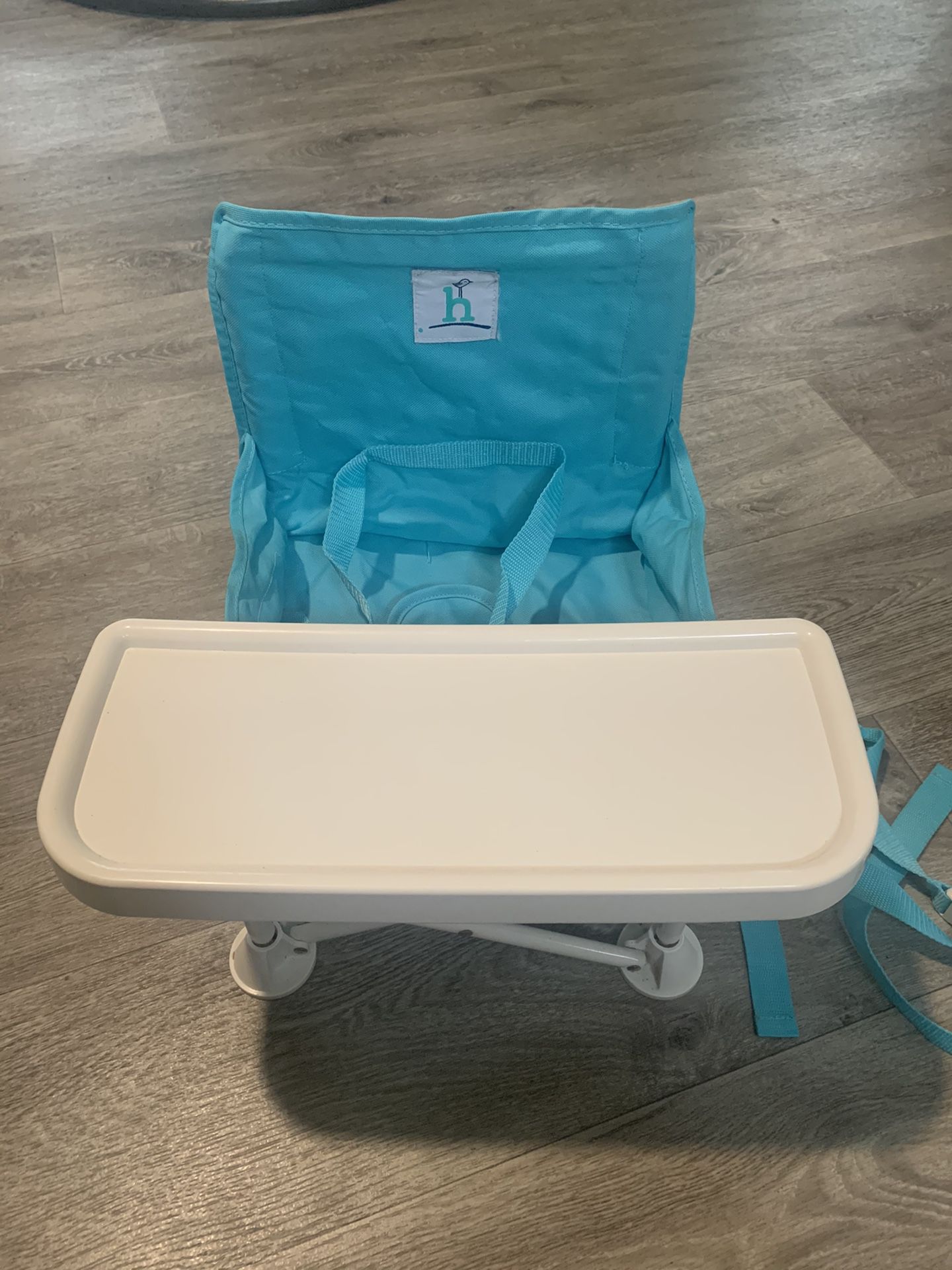 Portable booster seat / high chair