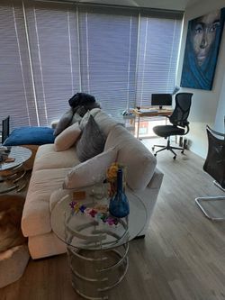 4 seater L shaped couch