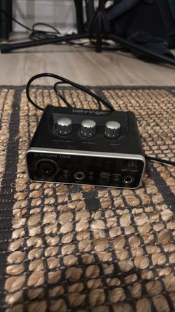 Behringer UM2 Audio Interface