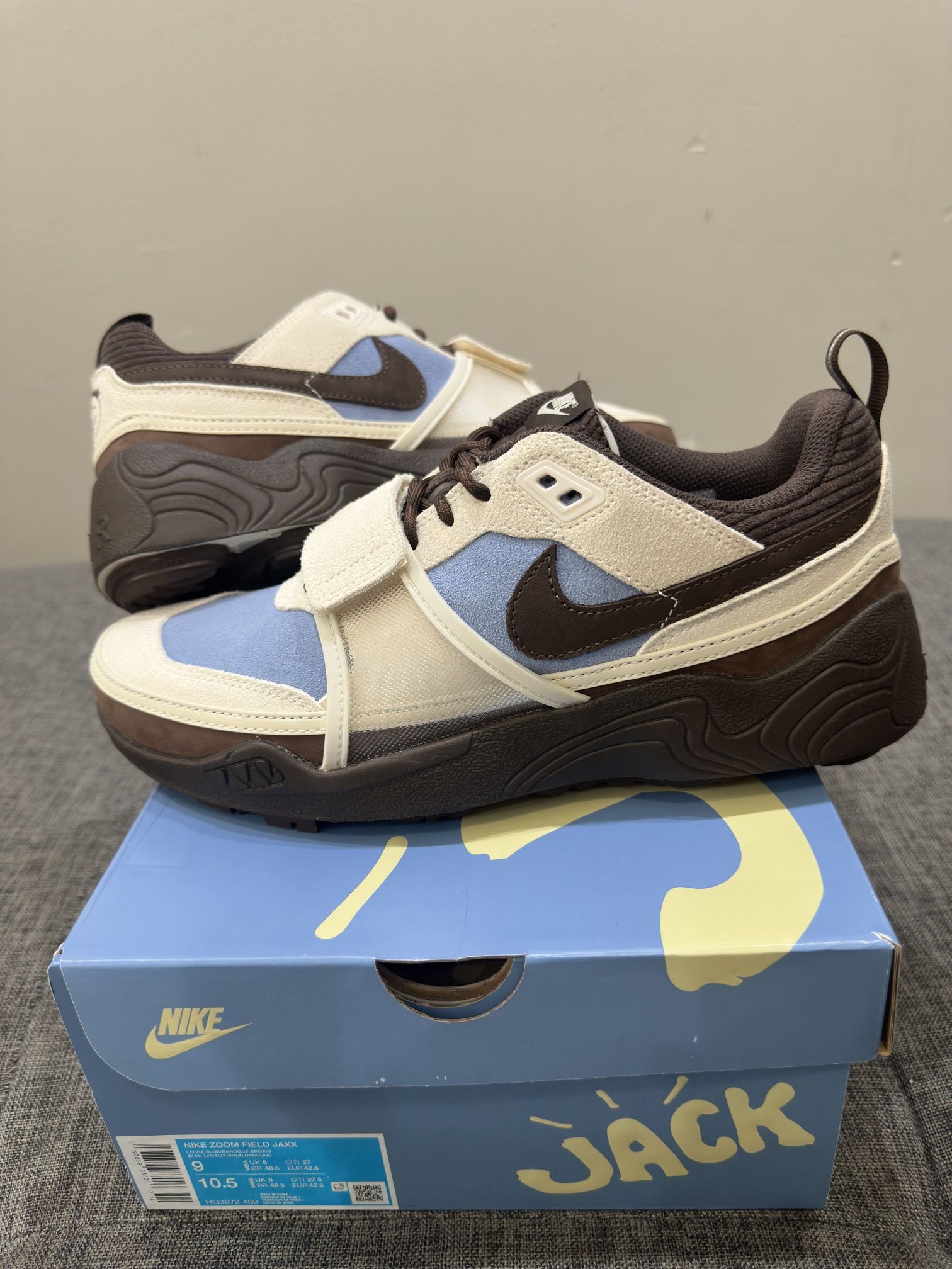 Field Zoom Jaxx Travis Scott