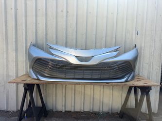 TOYOTA CAMRY XLE LE HYBRID ( 2018 2019 2020 2021 2022 2023 2024 ) Sensor holes front bumper with grille original used OEM