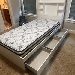 Full Size Bed With Storage Bed. 