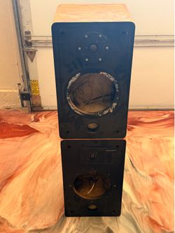 Indoor speaker cabinet