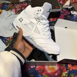 Retro 5 “white Metallic “