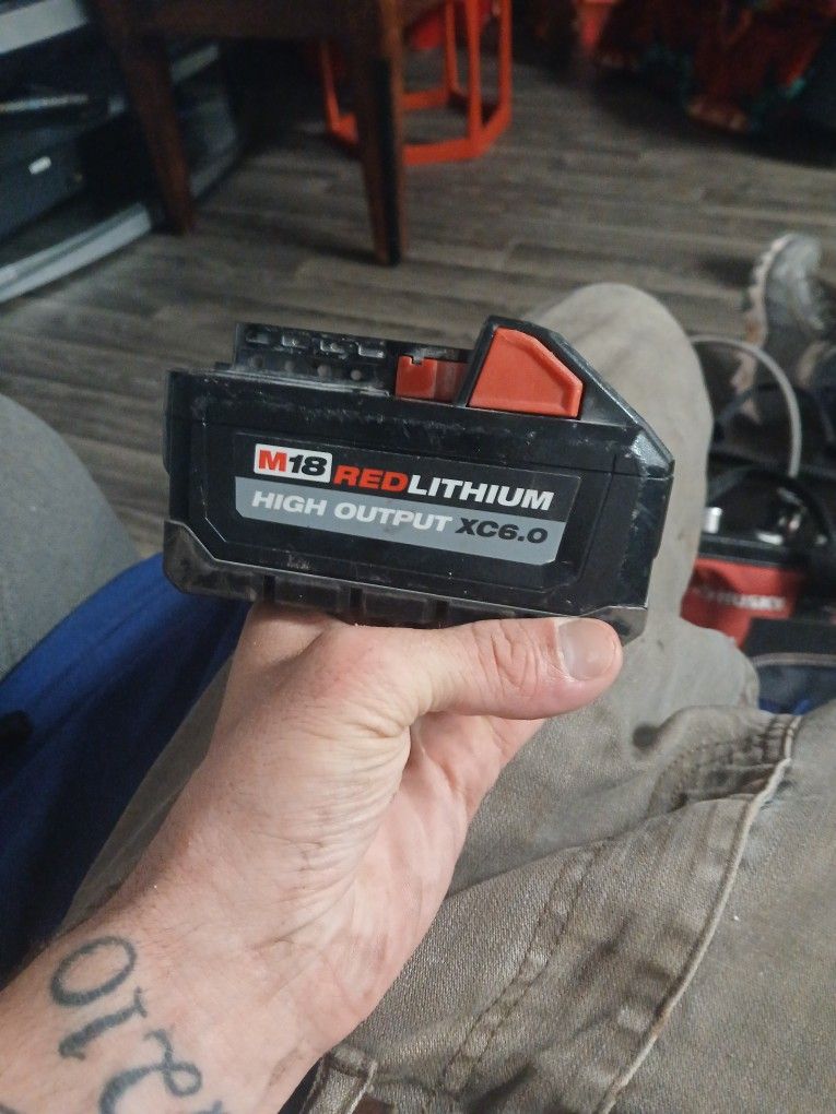 Milwaukee M18 RED Lithium High Output XC6.0