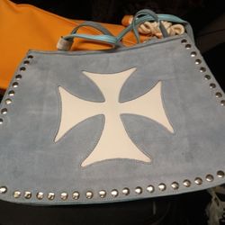 Michael Michelle Purse Blue & White Genuine Suede Leather Maltese Cross Shoulder
Very good condition $50 Obo