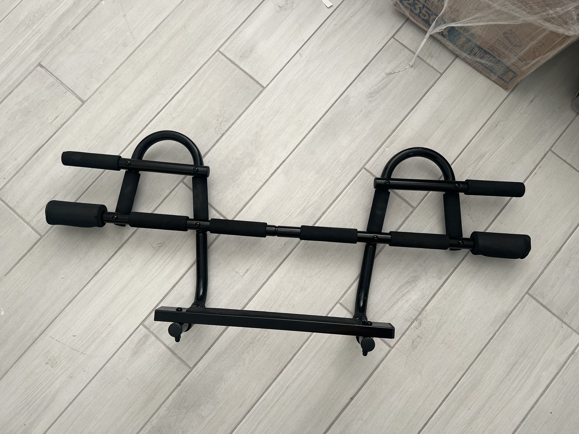 Pull Up Bar