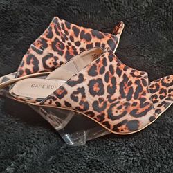 Size 7 1/2 High Hill Shoes 
