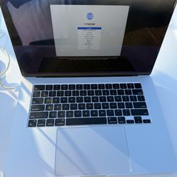 Apple MacBook Air 15” M3 24gb Ram 1TB SSD AppleCare Plus 2027!!