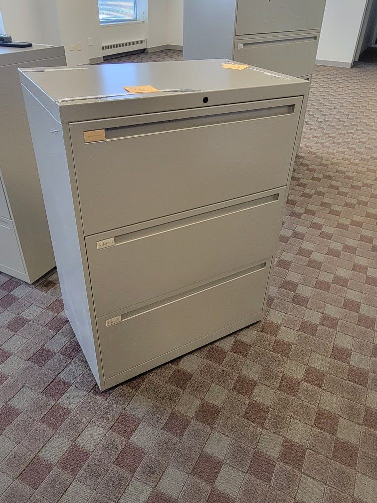 3-Drawer Metal File Cabinet With Key 