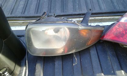 Foco delantero para Chevy cavalier 04
