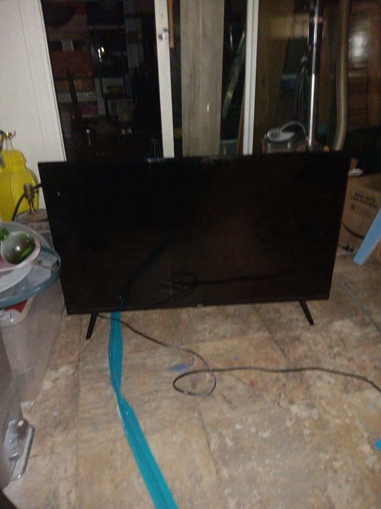 Tcl Roku 42"