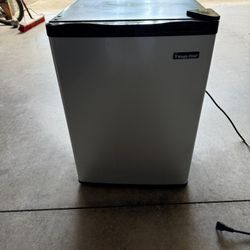 Magic Chef Mini Fridge