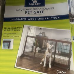 Dog gate (expands From 3.5 Ft up to 6 Ft ) New Condition