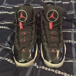 Boy Jordan’s 6Rings size 4.5 Y