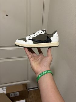 Travis Scott Medium Olive 