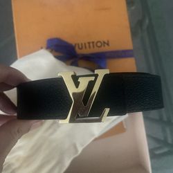 Women’s Reversible Louis Vuitton Belt Size 38