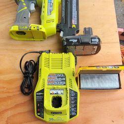 Ryobi One+ 18v Cordless Brad Nailer P320 +Battery & Charger, 