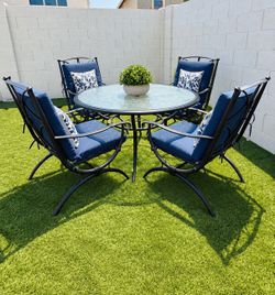 Patio Set- 5 Piece Hampton Bay Outdoor Dining Table And 4 Chairs