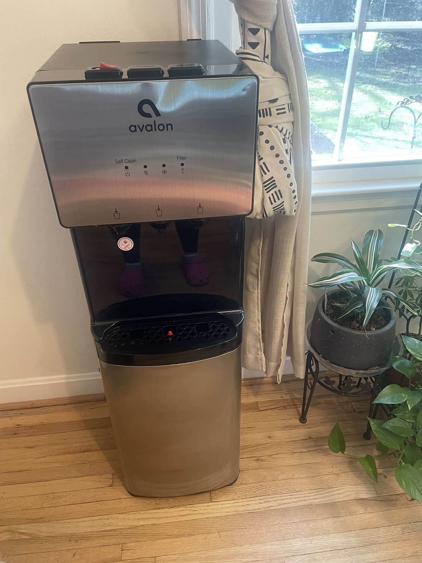 A5 Avalon Bottleless Water Dispenser NO FILTERS100 OBO for Sale in