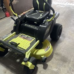 RYOBI 42 in. 100 Ah Battery Electric Riding Zero Turn Lawn Mower